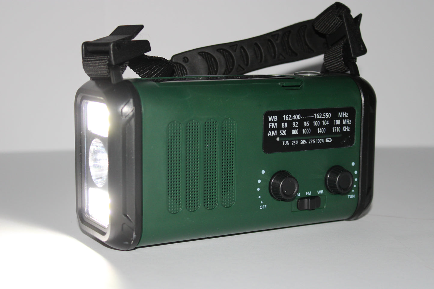 Noodradio met Zonnepaneel & Lamp; Dynamo – Oplaadbaar (PY10)